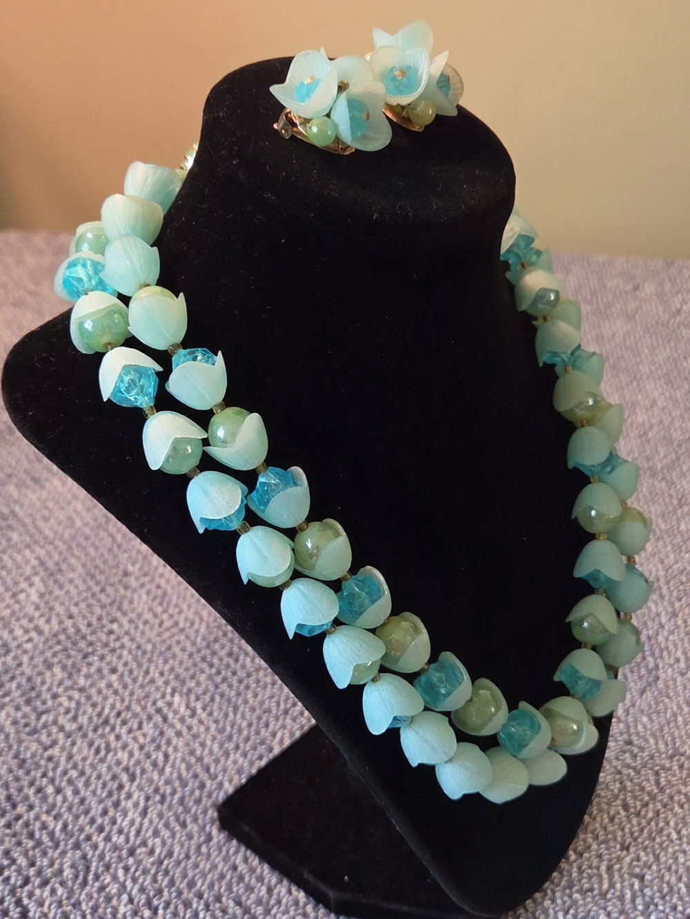 Vintage 1950s Signed Hong Kong Pastel Flower Jewelry Set Double Strand MCM - Picture 3 of 6